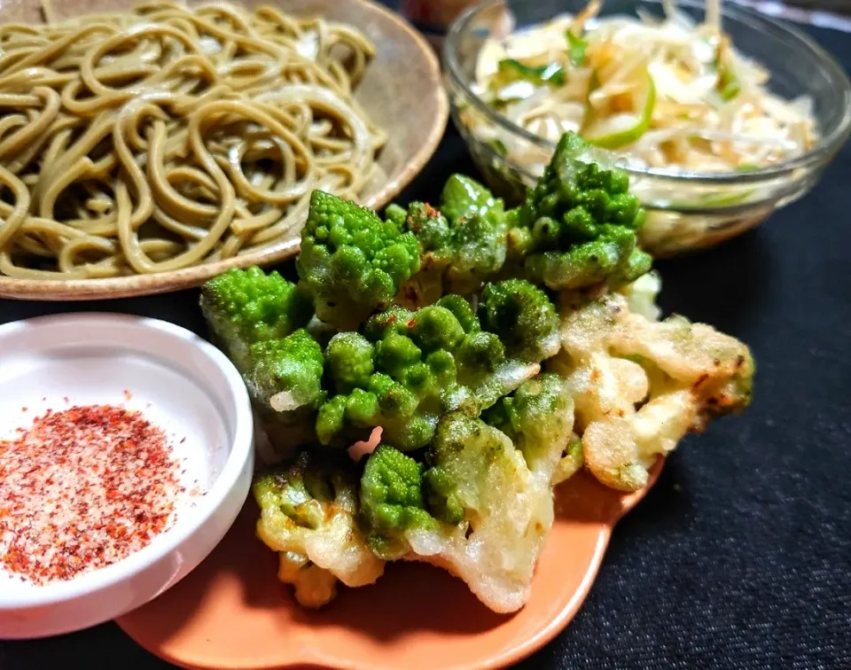 ロマネスコ天せいろ
葱もや麺つゆ中華和え|マギーさん