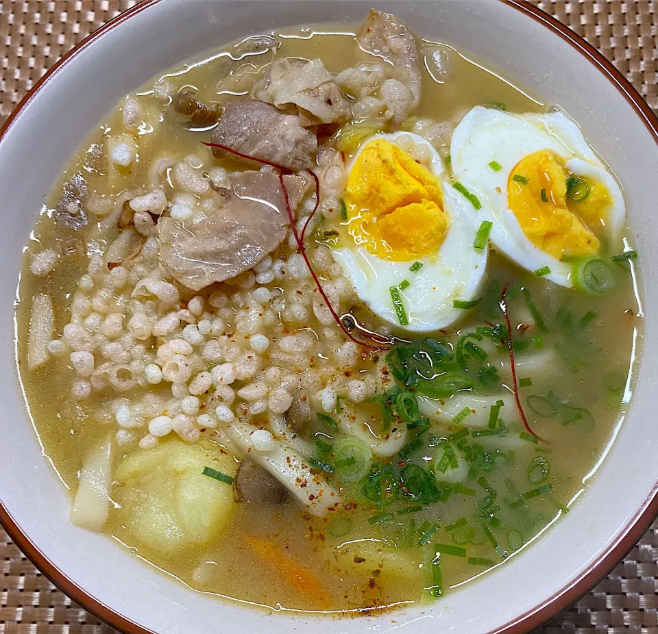 我が家の豚汁うどん|すくらんぶるえっぐさん