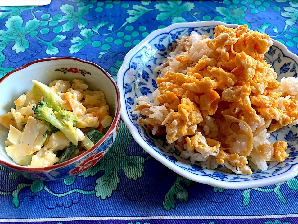 大豆ミートてばら寿司&茹で卵サラダ(ブロッコリーとカリフラワー)😍|さくたえさん