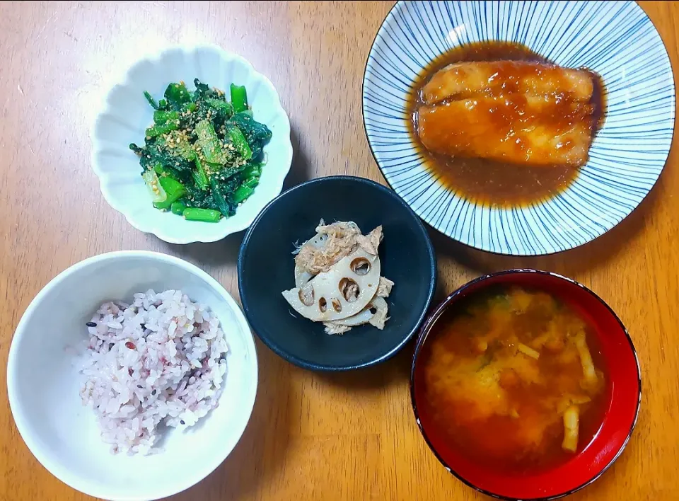 2022 1202　鯖のみぞれ煮　小松菜の生姜和え　ツナれんこん　なめことわかめのお味噌汁|いもこ。さん