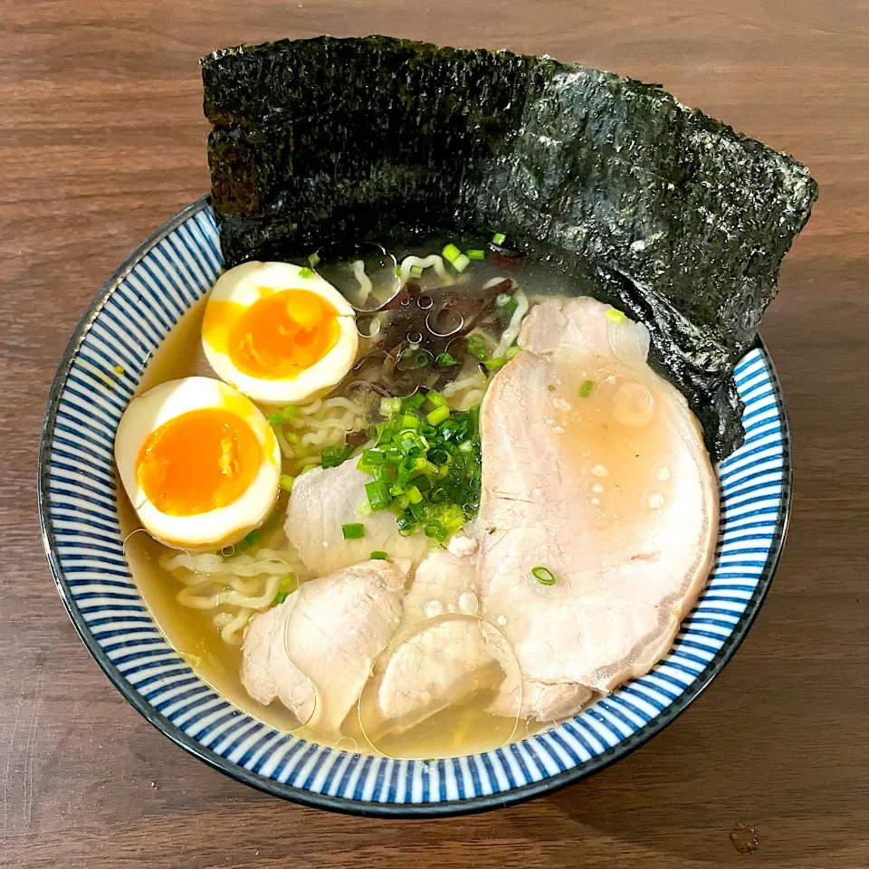 金の鯛だし塩ラーメン|dashi menjiroさん