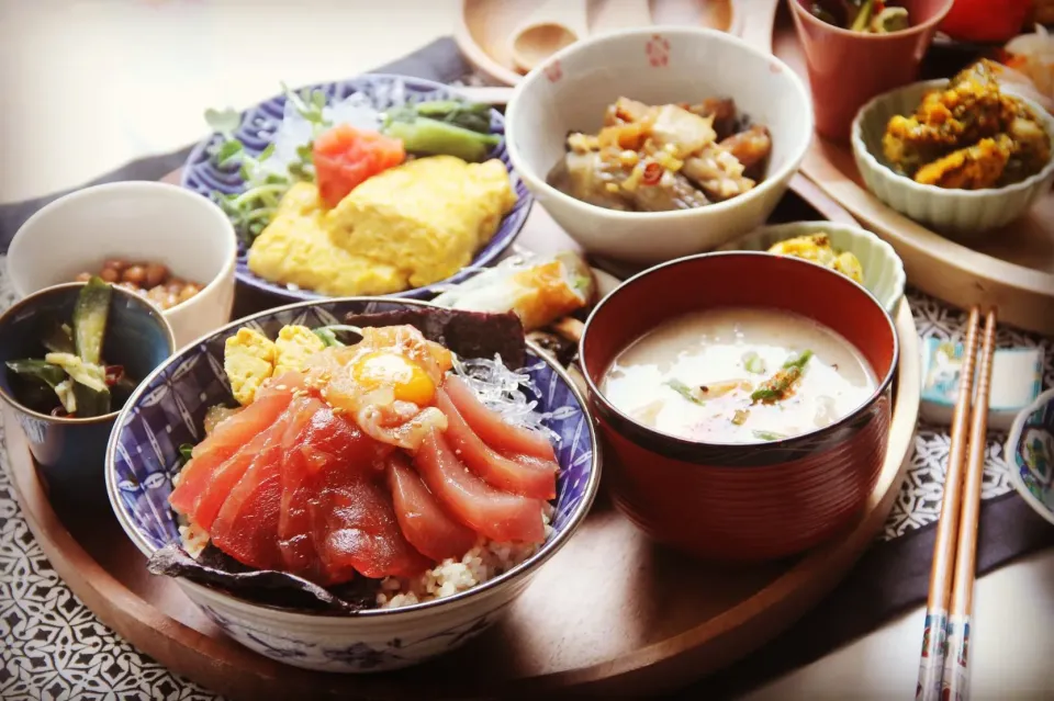 家族の食育『鉄火丼と自家製粕汁おうち定食』【公式】料理研究家　指宿さゆり|【公式】料理研究家　指宿さゆり≫ｽﾀｼﾞｵ（ｽﾀｯﾌ運営）さん