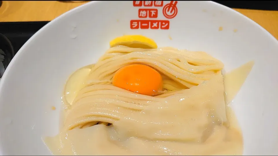 【12/7までの期間限定店舗】
＃新宿地下ラーメン
ゴールデンタイガー＠熊谷市
TKM (卵かけ麺、900円)
＋追飯 (100円)
＠新宿小田急エース北館　
22260|大脇さん