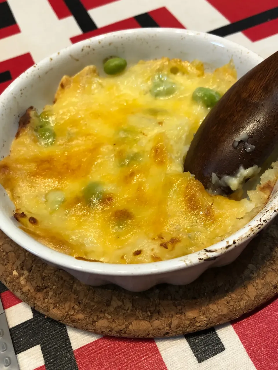 マッシュポテトと枝豆のチーズ焼き|なかみほさん