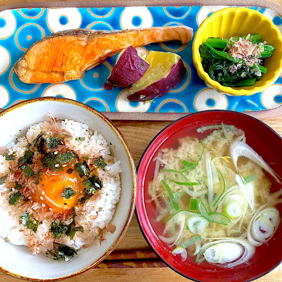 甘塩鮭の朝定食|Hiromi Isonagaさん