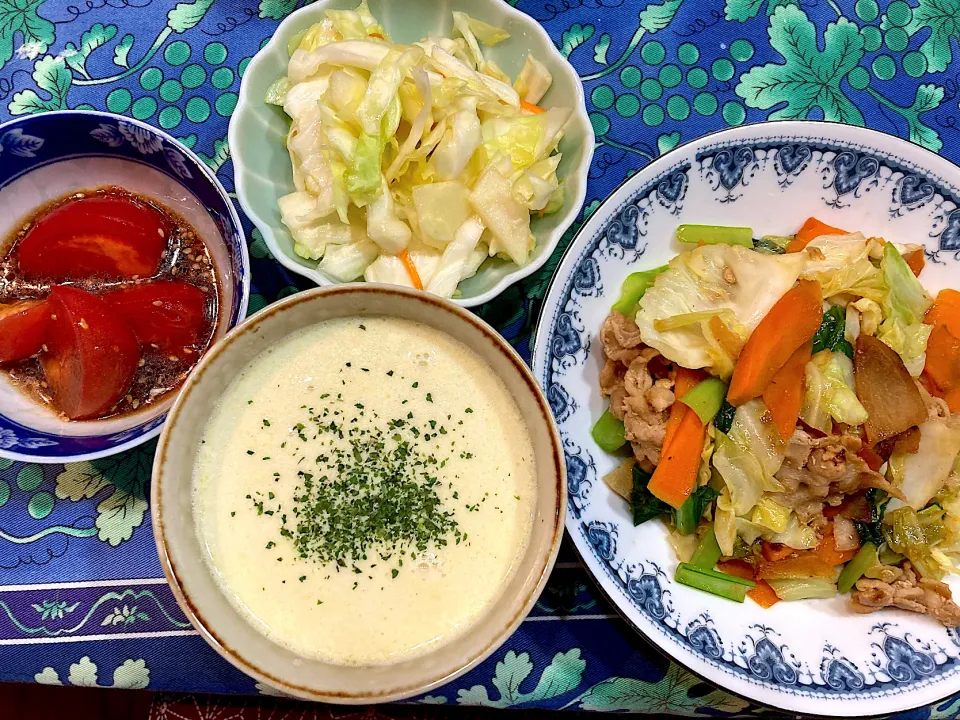 Snapdishの料理写真:じゃがいものポタージュ❤️野菜炒め❤️キャベツのマリネ❤️トマトの中華合え|さくたえさん