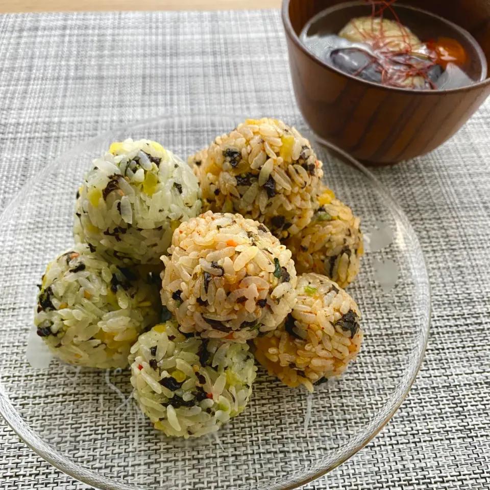 2色のチュモッパと揚げナスの中華スープ|OLの気ままご飯🍽さん