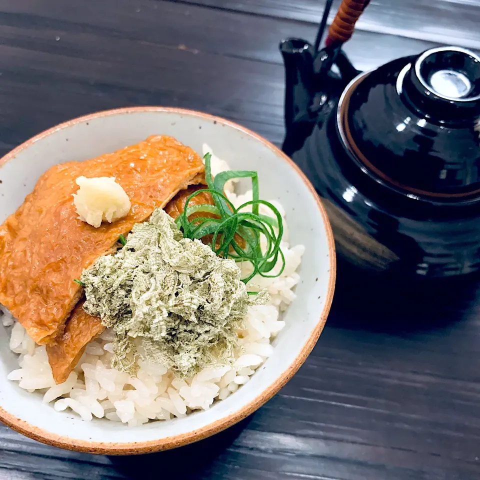 きつねうどんじゃないよ、きつねごはんだよ🦊🍚|ぽくくんさん