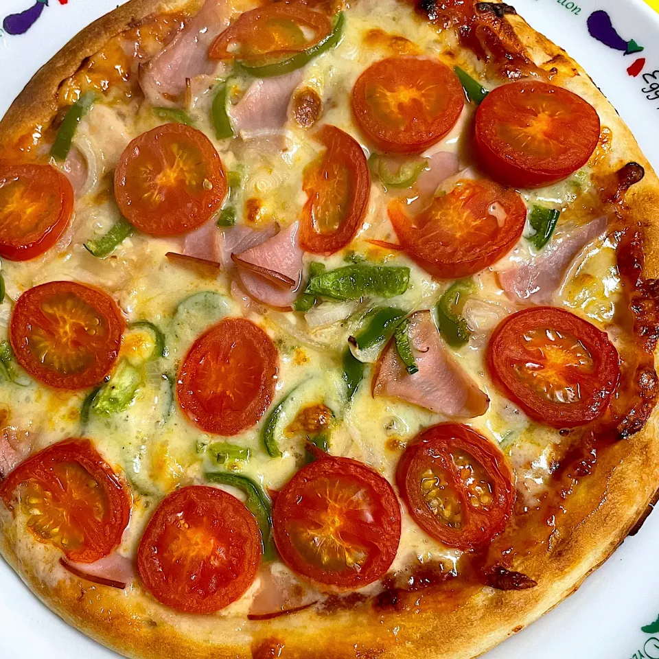 業務スーパーのピザクラフトを使って簡単に作る🍕|kazuさん