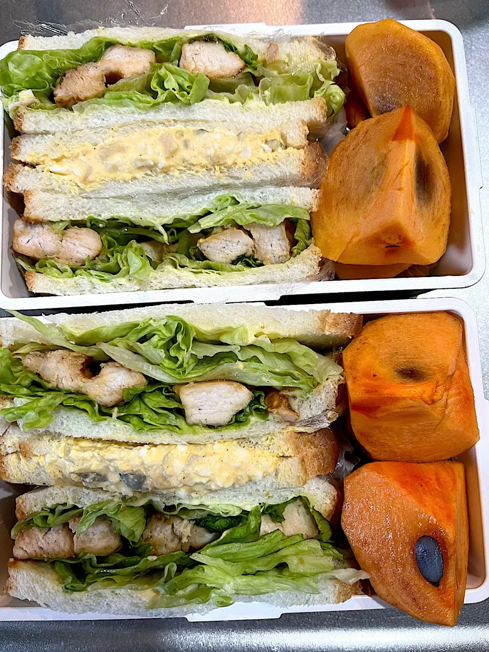 Snapdishの料理写真:今日も雑に娘達にサンドイッチ弁当。今日から実習‼︎頑張って‼︎|ちーさん