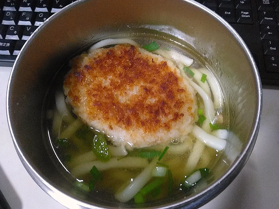 Snapdishの料理写真:なめ茸と肉そぼろ入りとろみ付きコロッケうどん|darkbaronさん