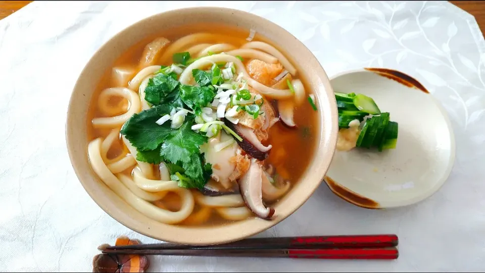 Snapdishの料理写真:12/9の朝ごはん
煮込みうどん|卯月さん