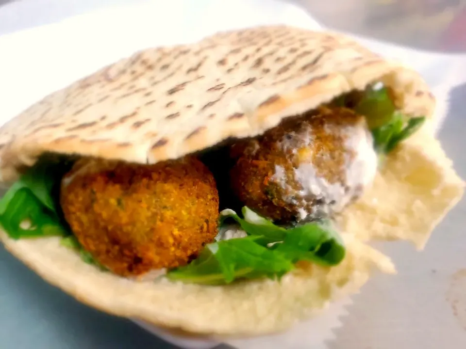 falafel sandwich|Soundouss Bessourさん