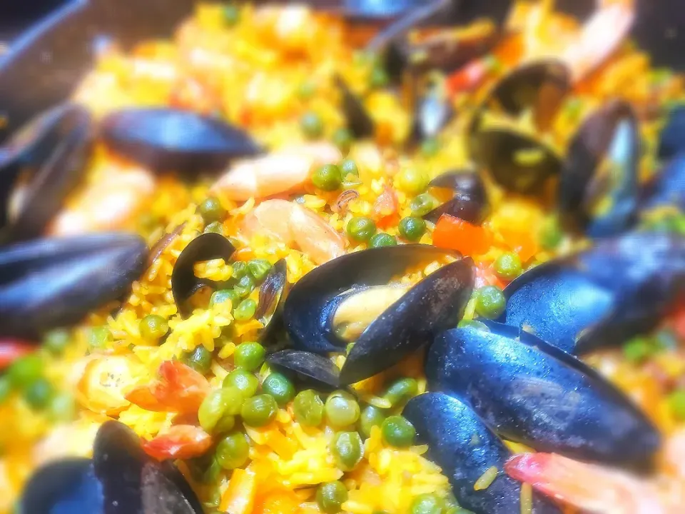 Snapdishの料理写真:seafood paella|Soundouss Bessourさん