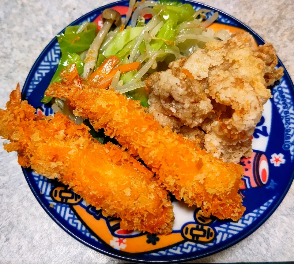 野菜炒め
鶏もも肉の唐揚げ
海老フライ|郁ちゃんさん