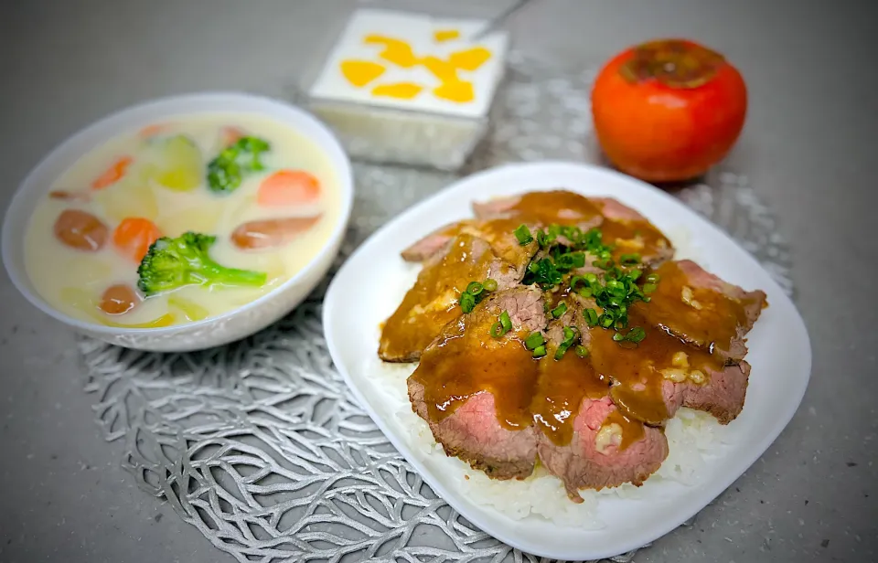 Snapdishの料理写真:「ロービー丼」|バシュランさん