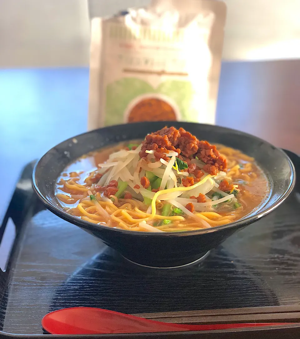 ピリ辛インスタントラーメン＋ニクベジソボロで、担々麺風♪|笙　みかんさん