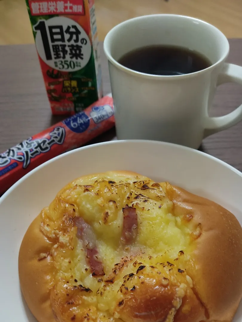 Snapdishの料理写真:リョーユーパンの炙りベーコンマヨ|Rピージャーさん