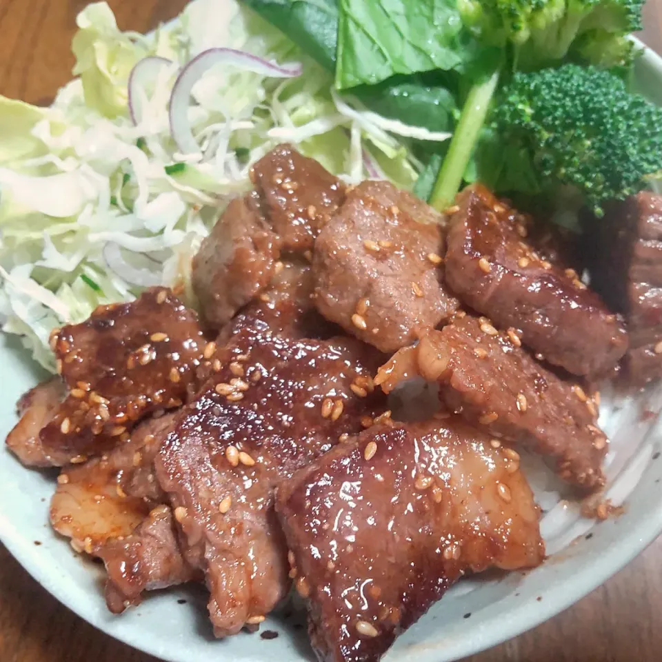 焼き肉丼|たつかばさん