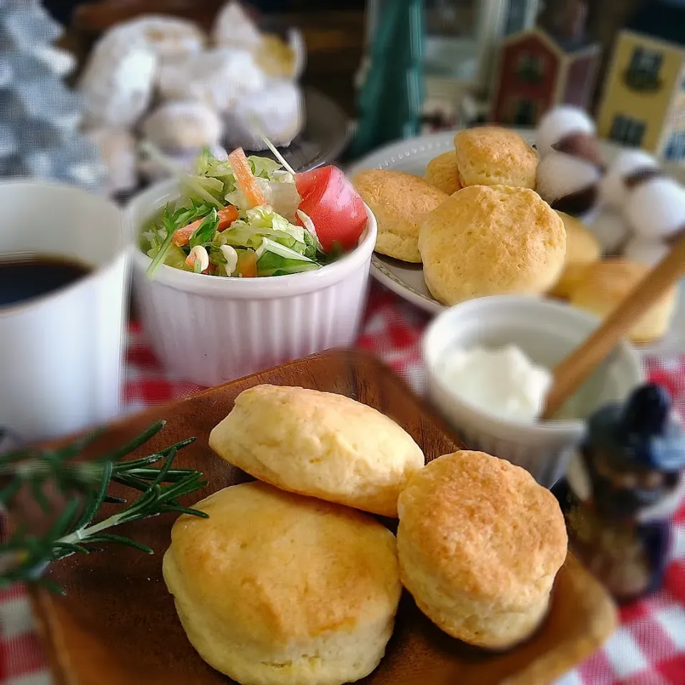 Snapdishの料理写真:プレーンスコーン✨|とまと🍅さん