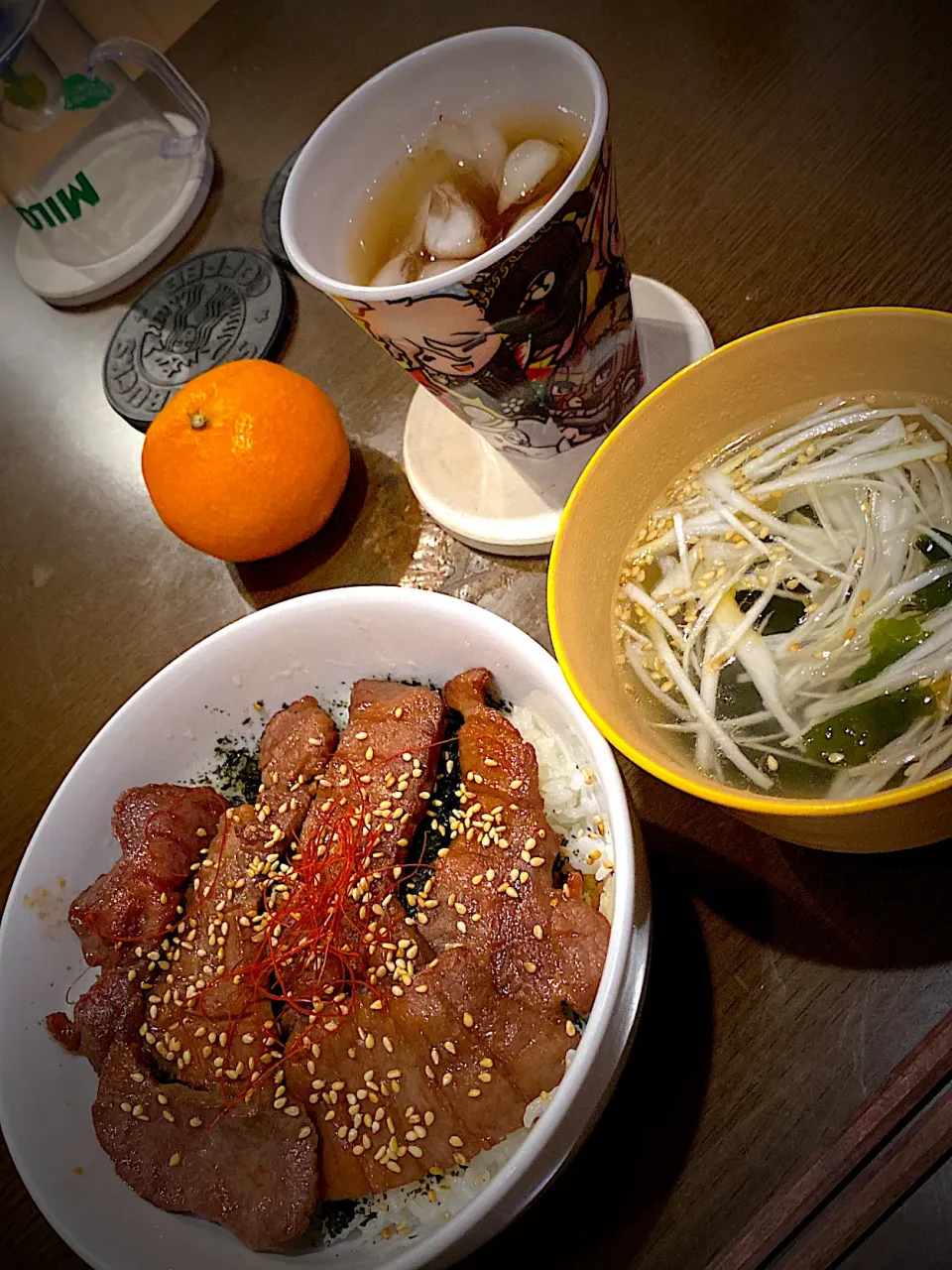 牛タン焼き肉丼　葱とワカメの胡麻スープ　麦茶|ch＊K*∀o(^^*)♪さん