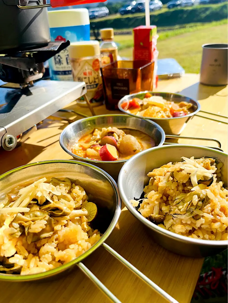 キャンプ場朝ご飯　豚汁と牡蠣飯|hmさん