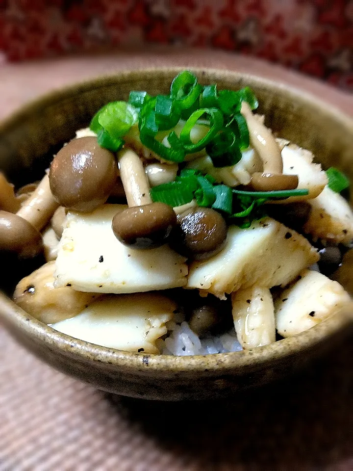 イカとシメジの中華炒め丼|麻子さん