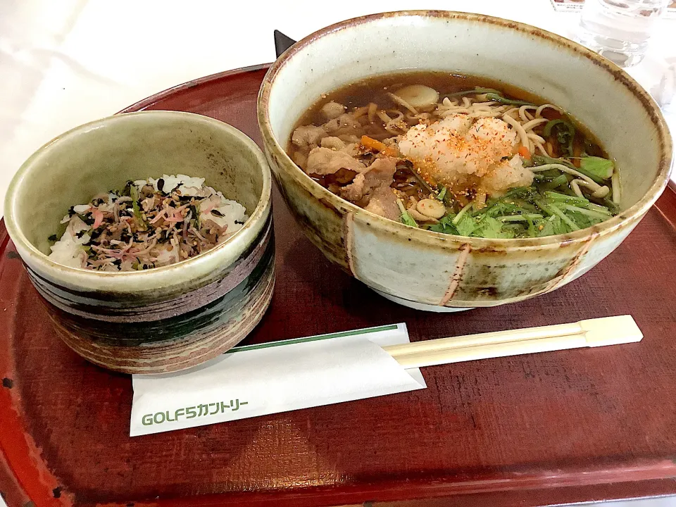 ゴルフ場飯⛳️『牛肉しぐれ蕎麦』@サニーフィールド😋|アライさんさん