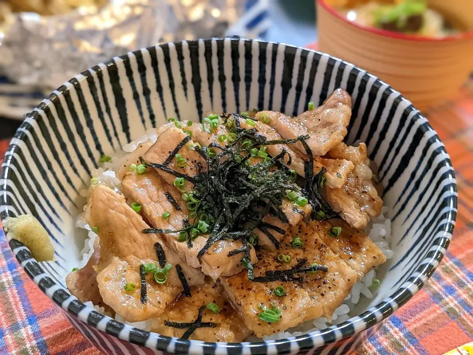 豚ロース丼✩.*˚わさびを添えて|奈津美さん