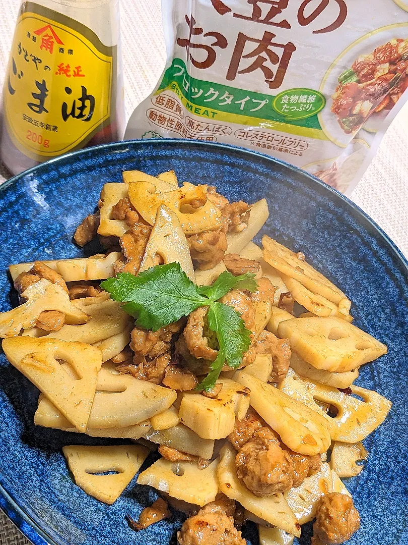 Snapdishの料理写真:からあげビールさんの料理 食いしん坊からちゃんの♪大好き！肉れんこんきんぴら弁当|f.1125beさん