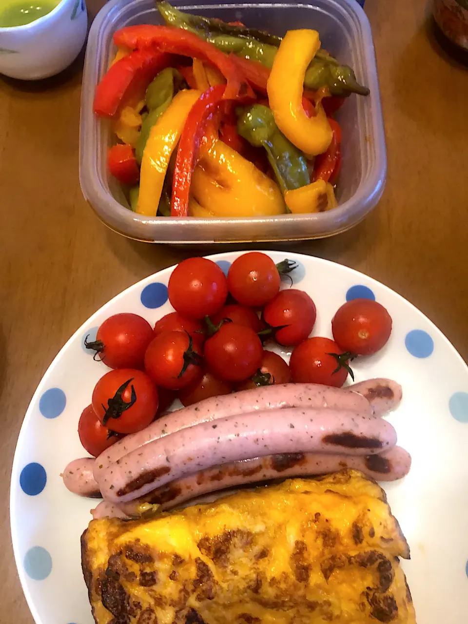 Snapdishの料理写真:万願寺唐辛子とパプリカの焼き浸しと卵焼きの朝食|masaさん