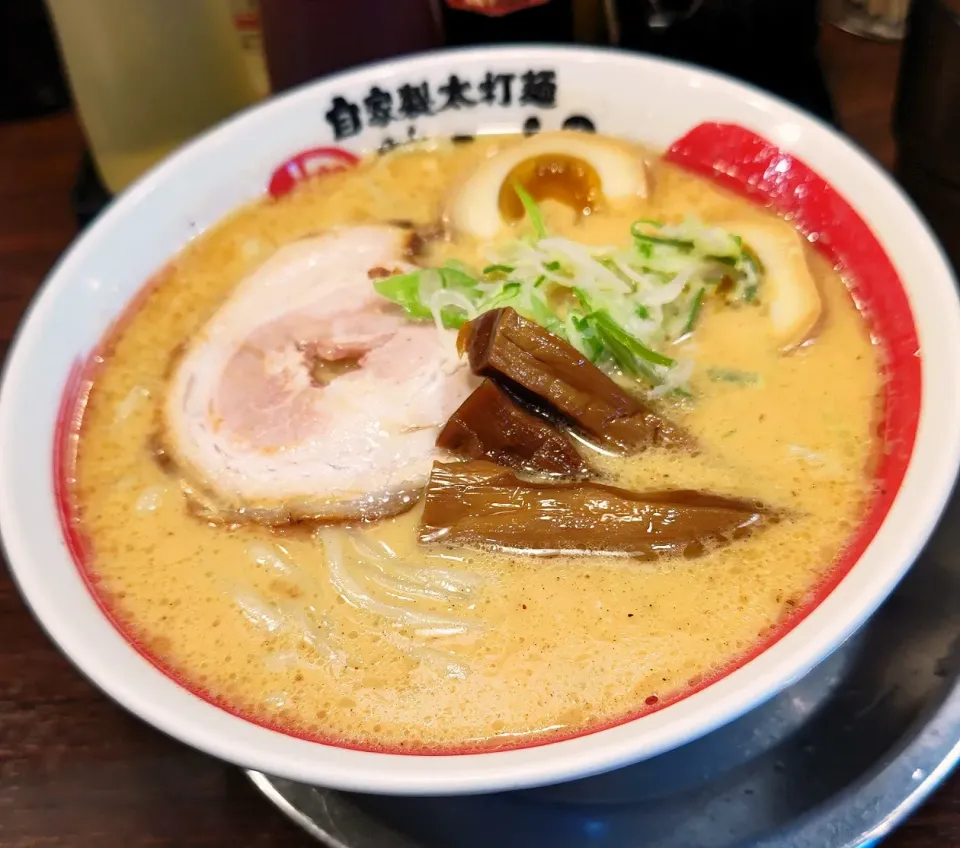 煮卵中盛りラーメン|哲さん