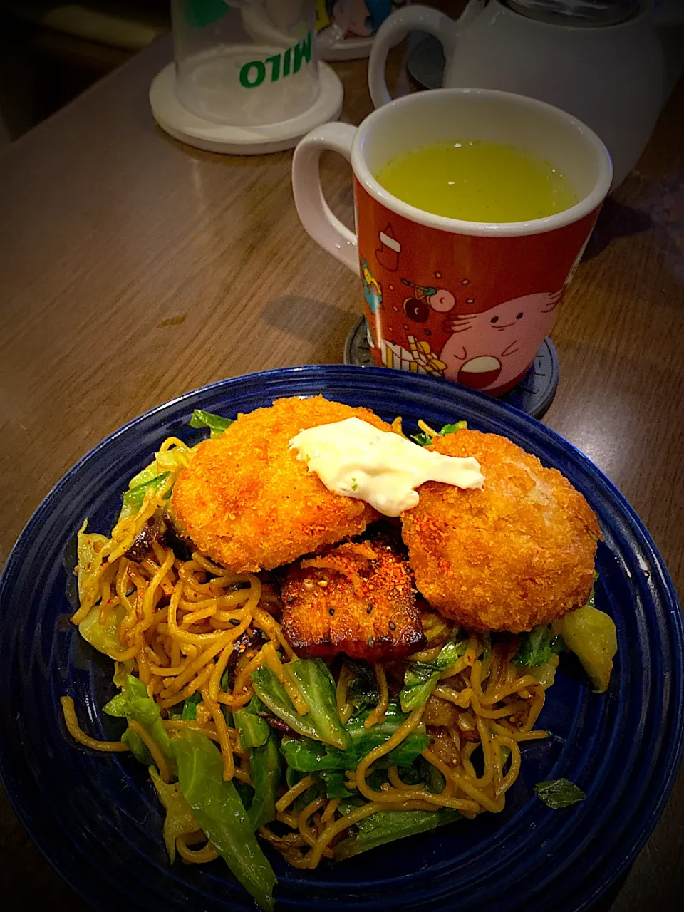 焼きそば　焼豚　ヒレカツ　タルタルソース　お茶|ch＊K*∀o(^^*)♪さん