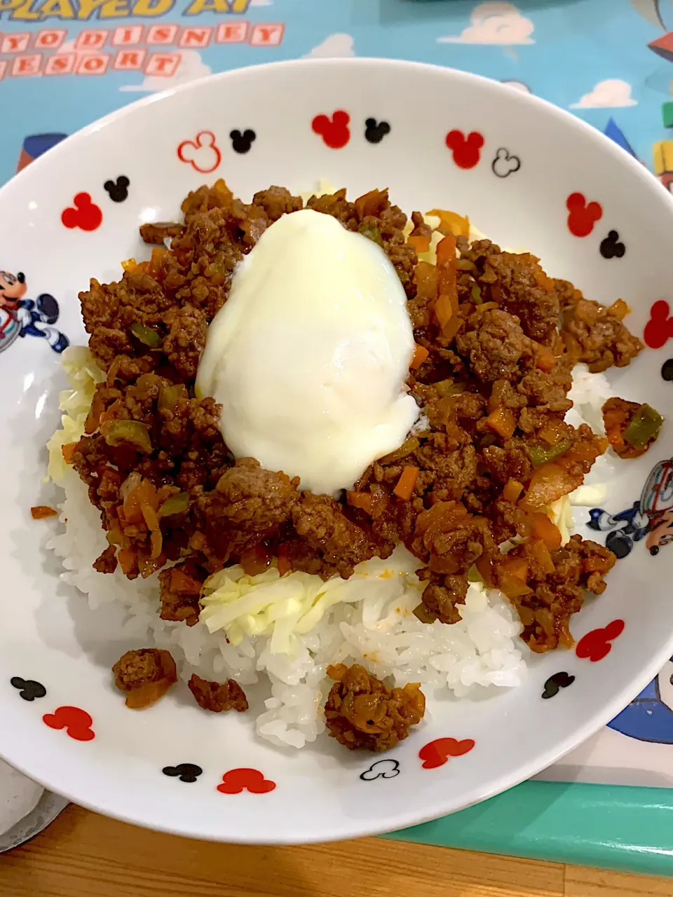 ハンバーグ丼　温玉のせ|ぺろたんさん