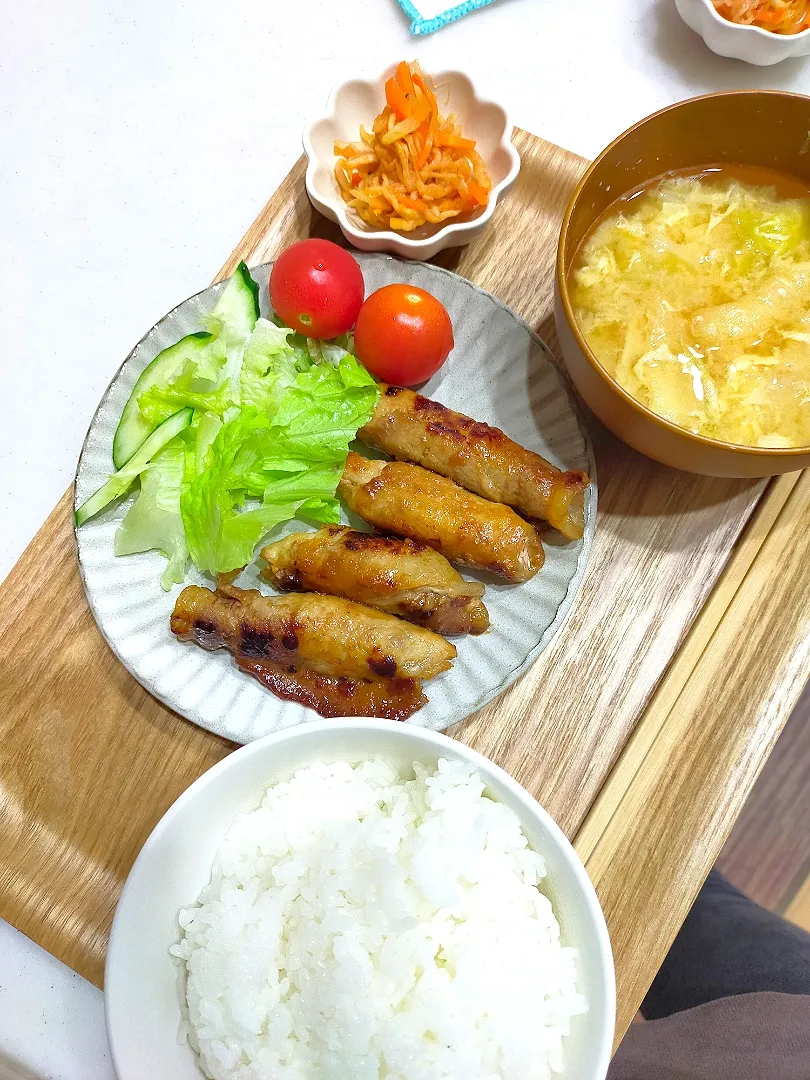 Snapdishの料理写真:いんげん人参の豚肉巻き
切り干しナポリタン
キャベツと卵の味噌汁|羊さんさん