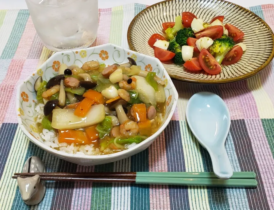 Snapdishの料理写真:ひとり暮らしの夜ご飯
中華丼|keeijnsさん