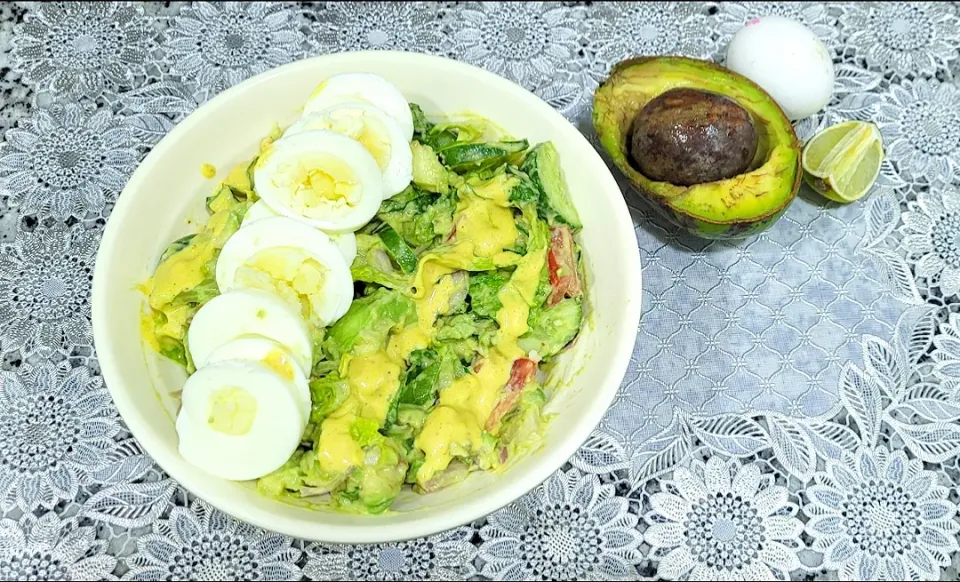 Avocado  egg salad|Benajir Rahimさん