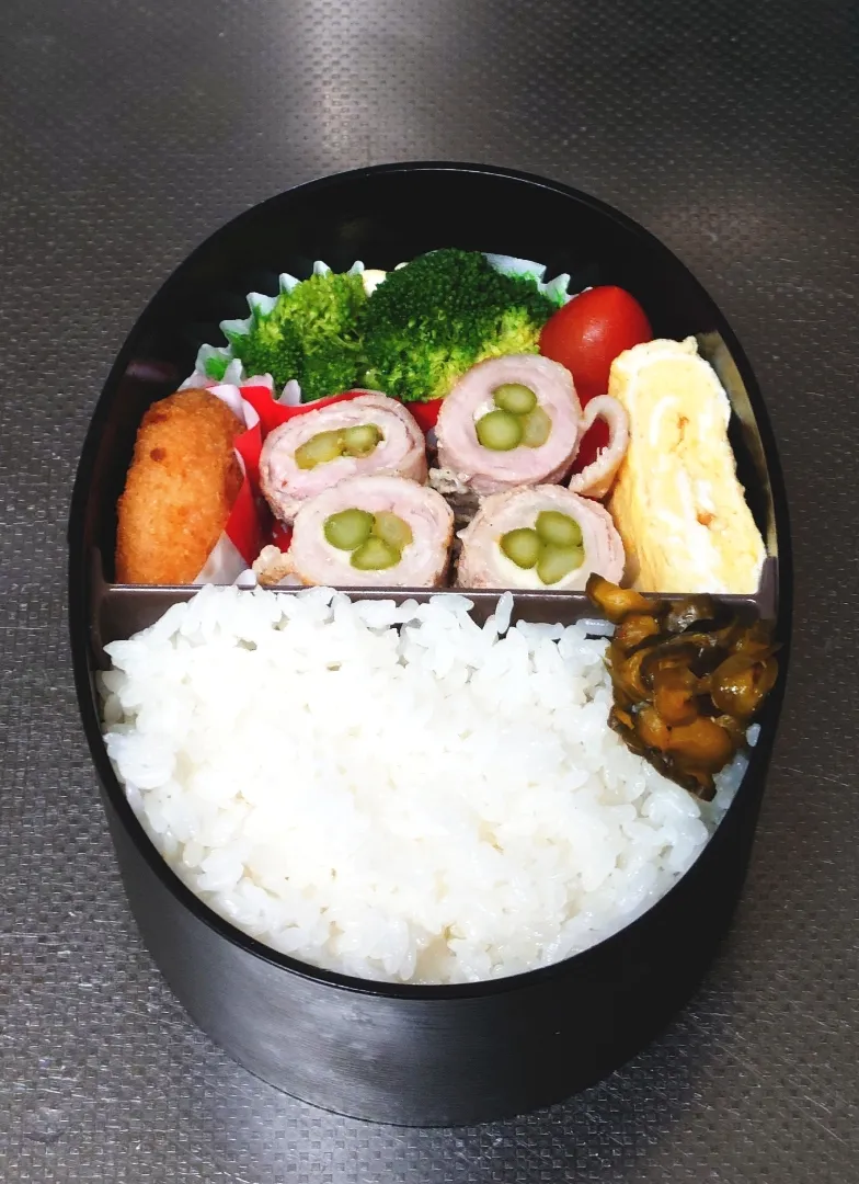 Snapdishの料理写真:アスパラチーズの豚バラ巻（マヨソテー）弁当|黒川克博さん