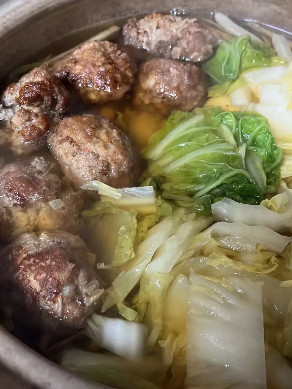 今日は寒いので、肉団子鍋、野菜もたーっぷりで、食べる前に緑豆春雨をもう少し入れて食べます✨✨|tamemitiさん