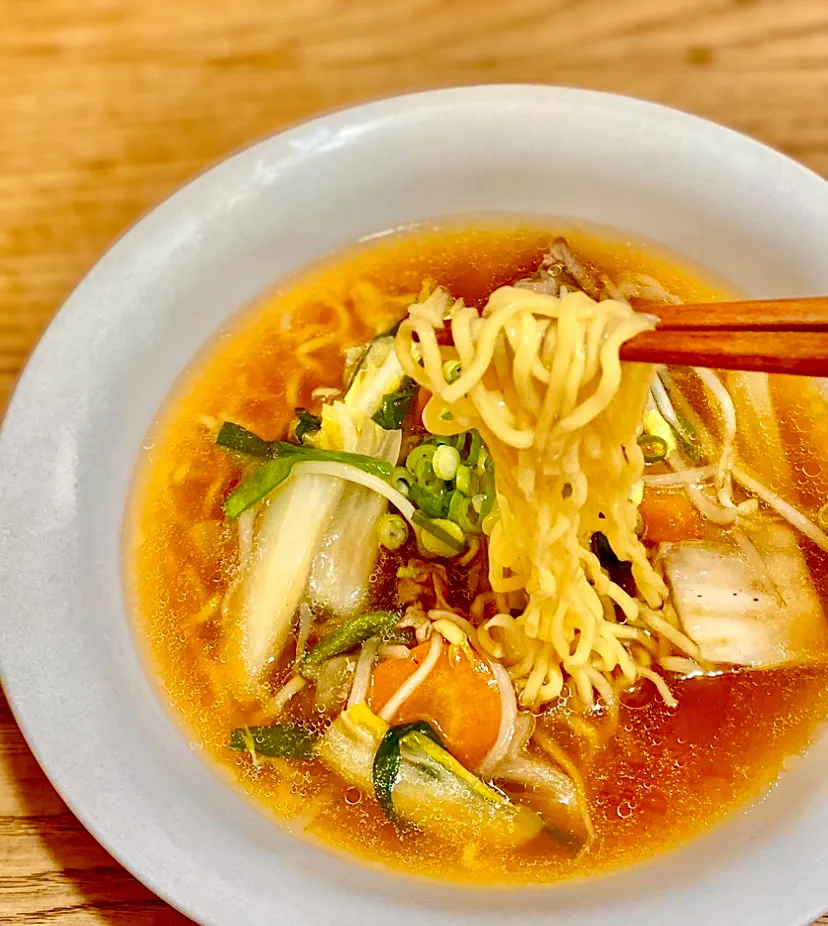 インスタントラーメン&鯖寿司de昼ごはん|ばくあんしゃさん