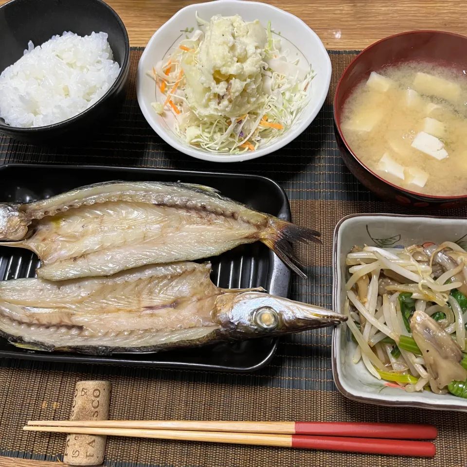 2022/12/13 富山産かます塩焼き、もやしとほうれん草の味噌炒め、ポテトサラダ|kykyさん