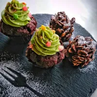 チョコマフィン&松ぼっくりケーキ