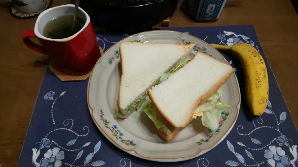 Snapdishの料理写真:サンドイッチ(昼飯)|enarinさん