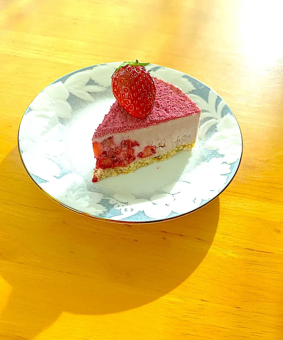 ピンクミモザローケーキ断面ベリーベリー|みうのすけさん