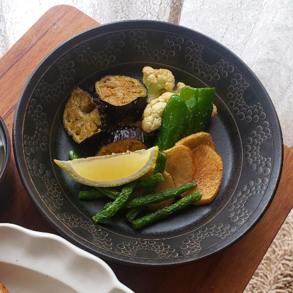 半端に残った野菜de揚げ野菜の瀬戸内レモンとゲランドの塩のシンプルマリネ
