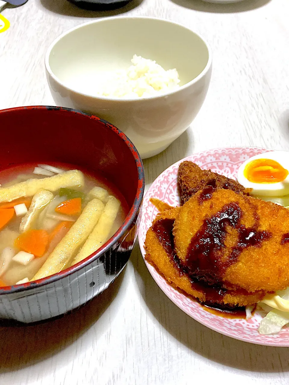 Snapdishの料理写真:コロッケ、残り野菜のお味噌汁|Ayaさん