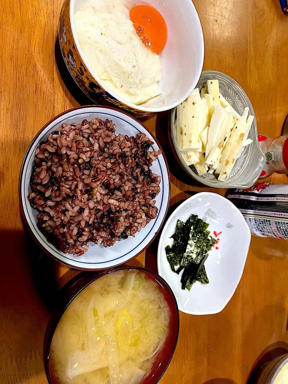 いっただっきまーす #夕飯　縄文米ロウカット玄米ミックスご飯、大根ネギ味噌汁、黄身とろろ、短冊山芋、海苔|ms903さん