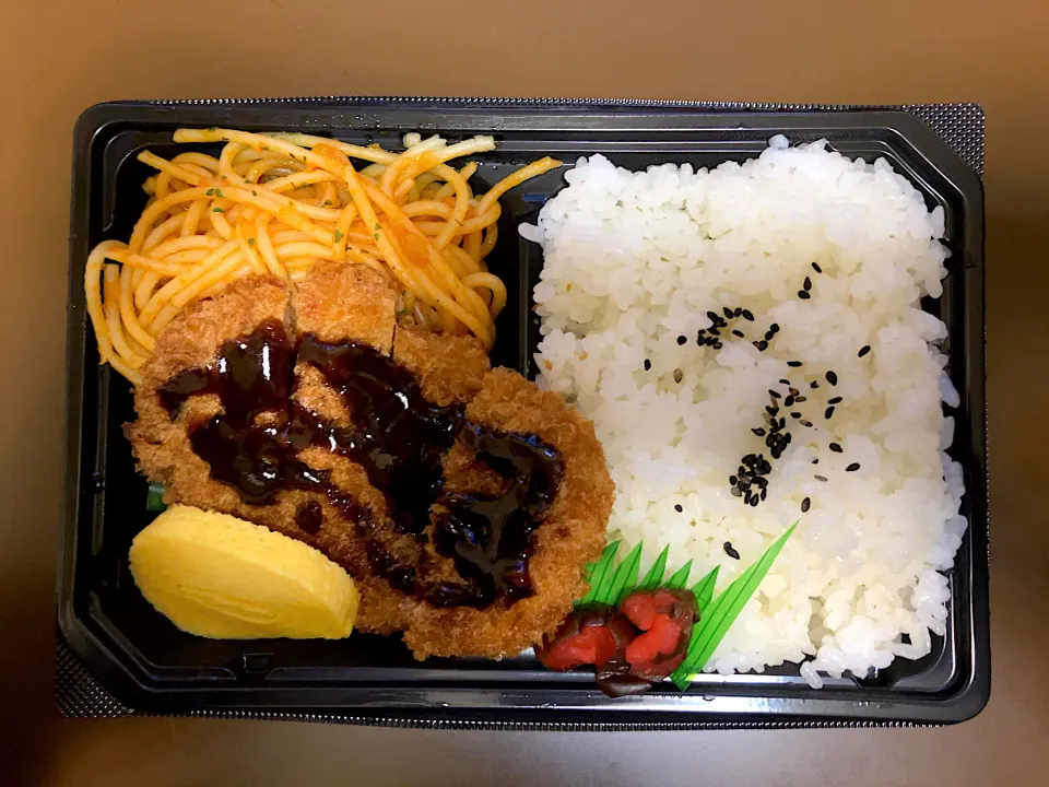 イオン お手軽弁当(トンカツ)|ばーさんさん