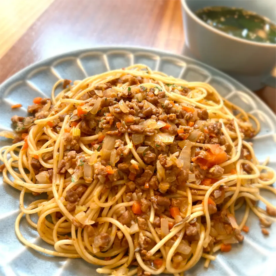 Snapdishの料理写真:ダイズラボ大豆のお肉で♡野菜たっぷりミートソーススパゲッティ|料理研究一家「古川家」さん