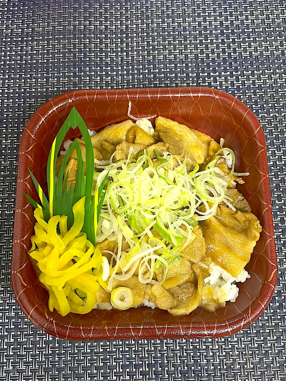 豚丼|ワタナベマキコさん